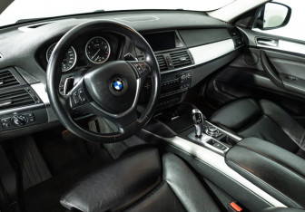 Подержанный автомобиль BMW X6 2013 года (11 фото)