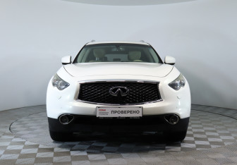 Подержанный автомобиль Infiniti QX70 2013 года (2 фото)