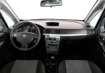 Подержанный автомобиль Opel Meriva 2008 года (10 фото)