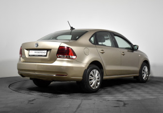 Подержанный автомобиль Volkswagen Polo Sedan 2017 года (5 фото)