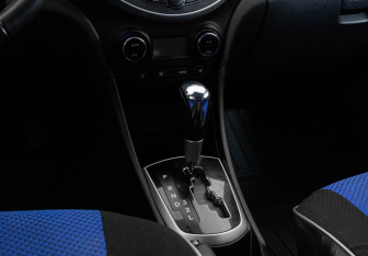 Подержанный автомобиль Hyundai Solaris Hatchback 2012 года (12 фото)