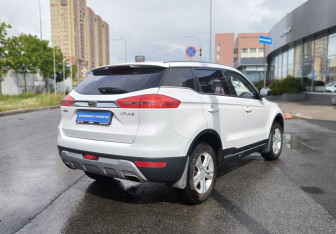 Подержанный автомобиль Geely Atlas 2018 года (4 фото)