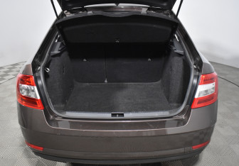 Подержанный автомобиль Skoda Octavia Liftback 2019 года (19 фото)