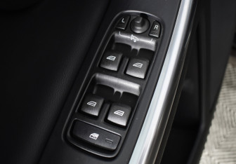 Подержанный автомобиль Volvo XC60 2014 года (20 фото)