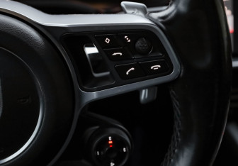 Подержанный автомобиль Porsche Cayenne 2018 года (14 фото)