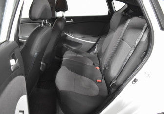 Подержанный автомобиль Hyundai Solaris Hatchback 2014 года (11 фото)