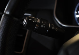 Подержанный автомобиль Land Rover Range Rover Sport 2015 года (13 фото)