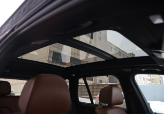 Подержанный автомобиль BMW X5 2021 года (28 фото)