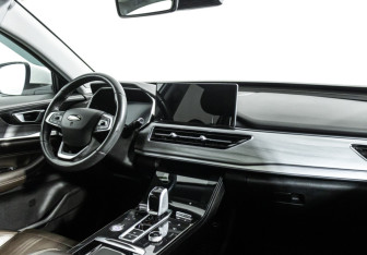 Подержанный автомобиль Chery Tiggo 8 Pro 2021 года (9 фото)