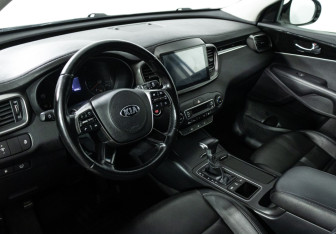 Подержанный автомобиль Kia Sorento 2019 года (11 фото)