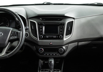 Подержанный автомобиль Hyundai Creta 2019 года (14 фото)