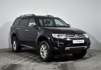 Подержанный автомобиль Mitsubishi Pajero Sport 2014 года (3 фото)