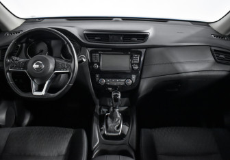 Подержанный автомобиль Nissan X-Trail 2018 года (14 фото)
