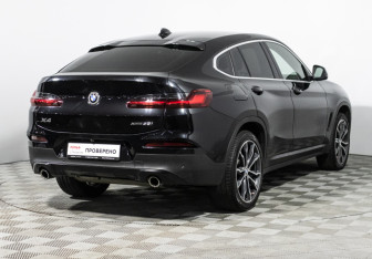 Подержанный автомобиль BMW X4 2019 года (5 фото)