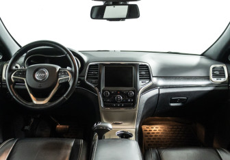 Подержанный автомобиль Jeep Grand Cherokee 2015 года (13 фото)