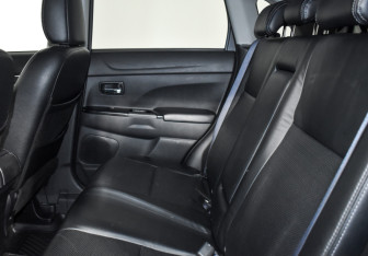 Подержанный автомобиль Peugeot 4008 2012 года (12 фото)