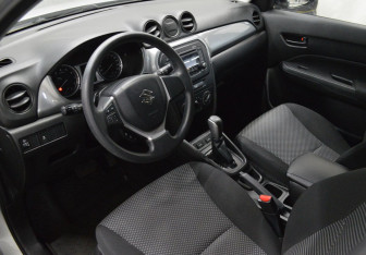 Подержанный автомобиль Suzuki Vitara 2017 года (10 фото)