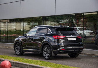 Подержанный автомобиль Hongqi HS5 2023 года (8 фото)