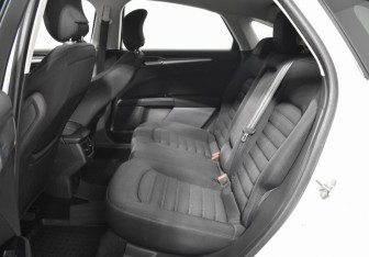 Подержанный автомобиль Ford Mondeo Sedan 2015 года (11 фото)