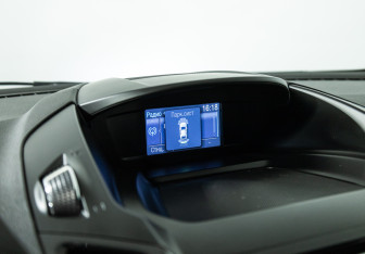 Подержанный автомобиль Ford Kuga 2013 года (16 фото)