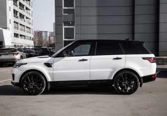 Подержанный автомобиль Land Rover Range Rover Sport 2018 года (10 фото)