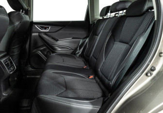 Подержанный автомобиль Subaru Forester Suv 2021 года (10 фото)