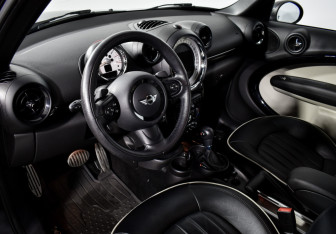 Подержанный автомобиль MINI Countryman 2014 года (9 фото)