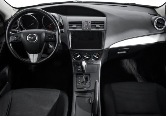 Подержанный автомобиль Mazda 3 Sedan 2012 года (15 фото)