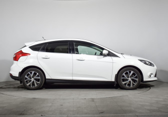 Подержанный автомобиль Ford Focus Hatchback 2012 года (4 фото)