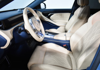 Подержанный автомобиль Voyah Free 2023 года (10 фото)