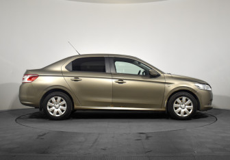 Подержанный автомобиль Peugeot 301 2013 года (4 фото)