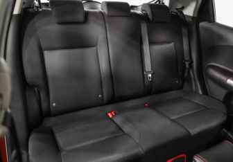 Подержанный автомобиль Nissan Juke 2012 года (20 фото)