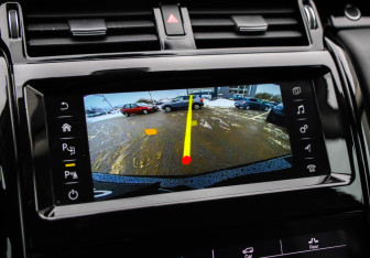 Подержанный автомобиль Land Rover Discovery 2017 года (17 фото)