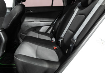 Подержанный автомобиль Hyundai Creta 2018 года (10 фото)