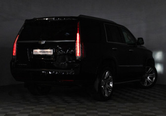 Подержанный автомобиль Cadillac Escalade Suv 2016 года (32 фото)