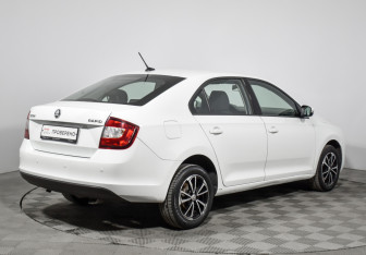 Подержанный автомобиль Skoda Rapid Liftback 2018 года (5 фото)