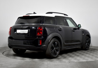 Подержанный автомобиль MINI Countryman 2021 года (5 фото)
