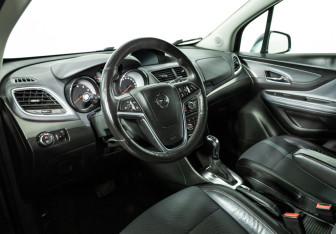 Подержанный автомобиль Opel Mokka 2014 года (11 фото)