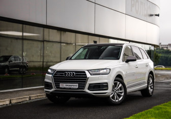 Подержанный автомобиль Audi Q7 2016 года (1 фото)