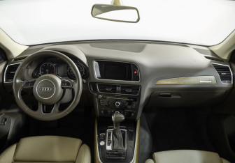 Подержанный автомобиль Audi Q5 2014 года (10 фото)