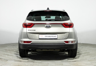 Подержанный автомобиль Kia Sportage 2016 года (6 фото)
