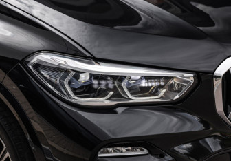 Подержанный автомобиль BMW X5 2020 года (11 фото)