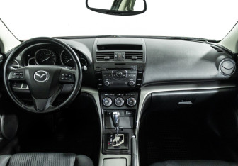 Подержанный автомобиль Mazda 6 Sedan 2010 года (13 фото)