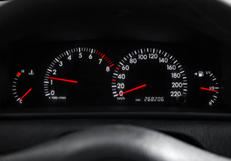 Подержанный автомобиль Toyota Corolla Sedan 2006 года (11 фото)