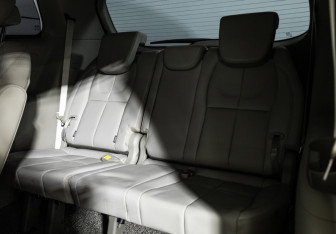 Подержанный автомобиль Kia Carnival 2020 года (16 фото)