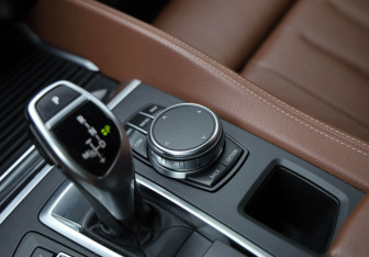 Подержанный автомобиль BMW X6 2018 года (14 фото)