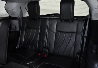 Подержанный автомобиль Infiniti QX60 2014 года (16 фото)