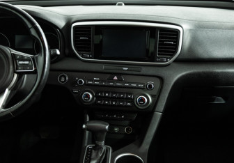 Подержанный автомобиль Kia Sportage 2018 года (14 фото)