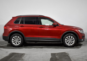 Подержанный автомобиль Volkswagen Tiguan 2020 года (4 фото)