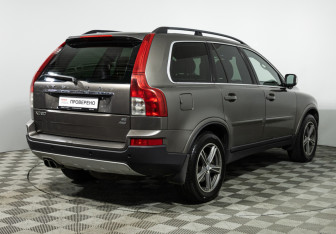Подержанный автомобиль Volvo XC90 2008 года (5 фото)